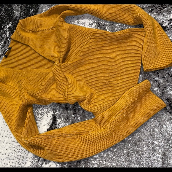 Fashion Nova stretchy yellow sweater size S - Picture 3 of 5